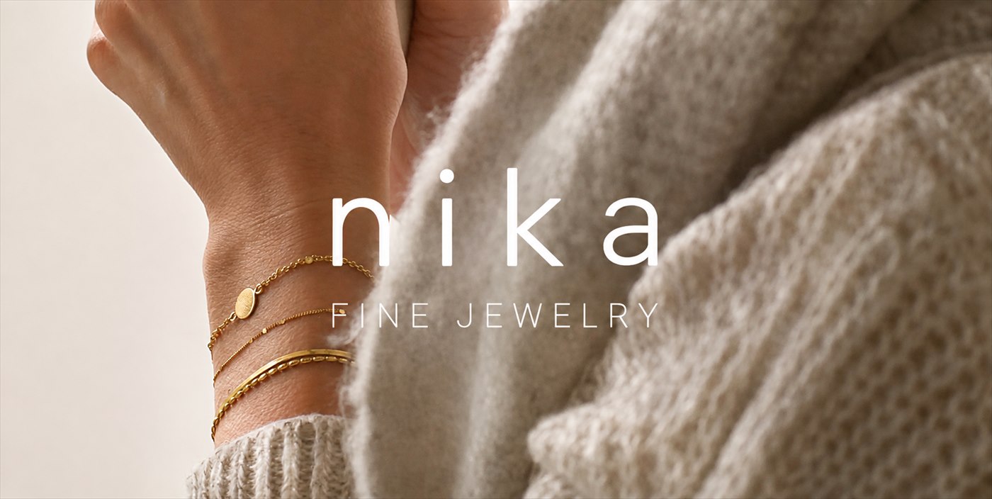 Nika Fine Jewelry — Markenidentität in der Präsentation goldener Schmuckstücke